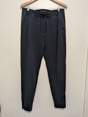 A&F Men's Dark Blue Joggers (Large)